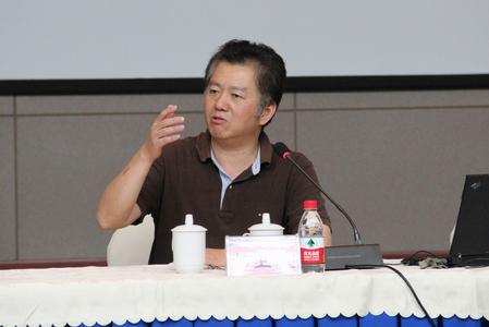 省委统战部副巡视员、理论政策研究室（宣传办）主任杨卫敏作专题报告